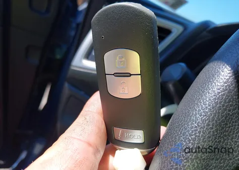 2017 Mazda 3 Sport z USA, uszkodzony, nr VIN 3MZBN1U7XHM145897